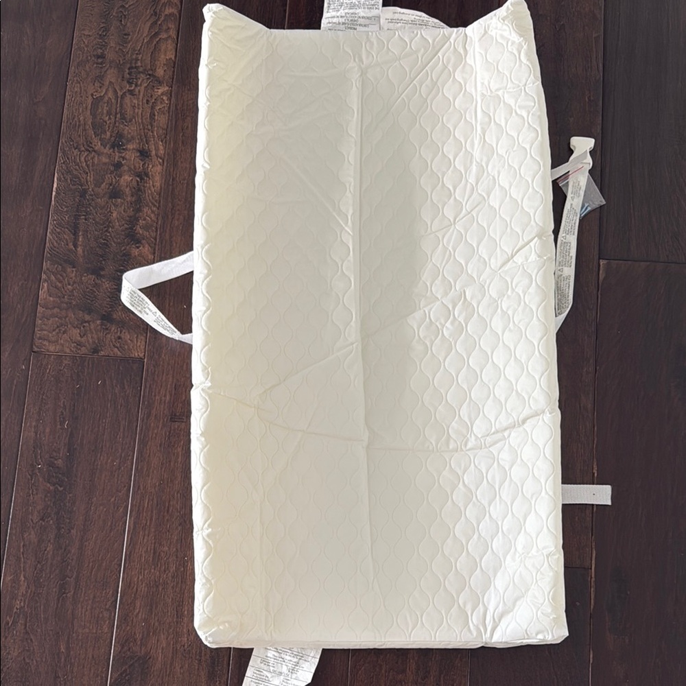 Universal Baby Nursery Delta Children’s Brands Quilted Waterproof Changing Pad